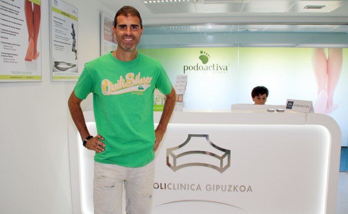 Gaizka Garitano, entrenador del Eibar, visita la Unidad del Pie