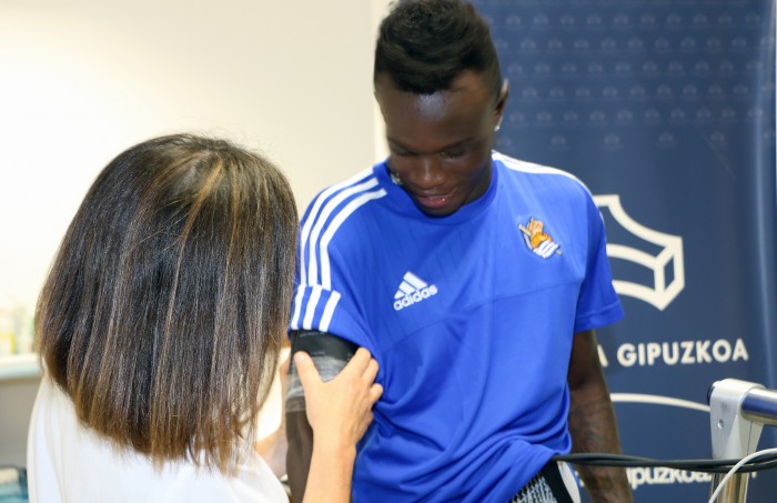 Bruma, el primer fichaje de la Real Sociedad, pasa reconocimiento médico en Policlínica Gipuzkoa