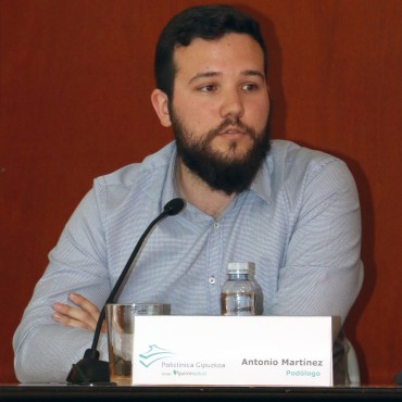 Antonio Martínez, podólogo de la Unidad del Pie y Podoactiva.