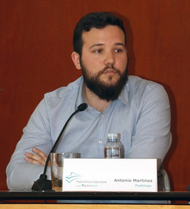 Antonio Martínez, podólogo de la Unidad del Pie y Podoactiva.