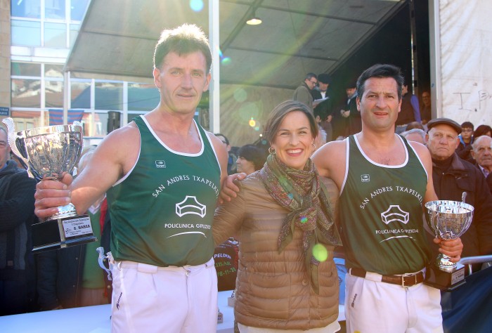 Iñaki Kintana y Zubizarreta, junto a la Dra. Sonia Roussel, Directora Asistencial de Policlínica Gipuzkoa.