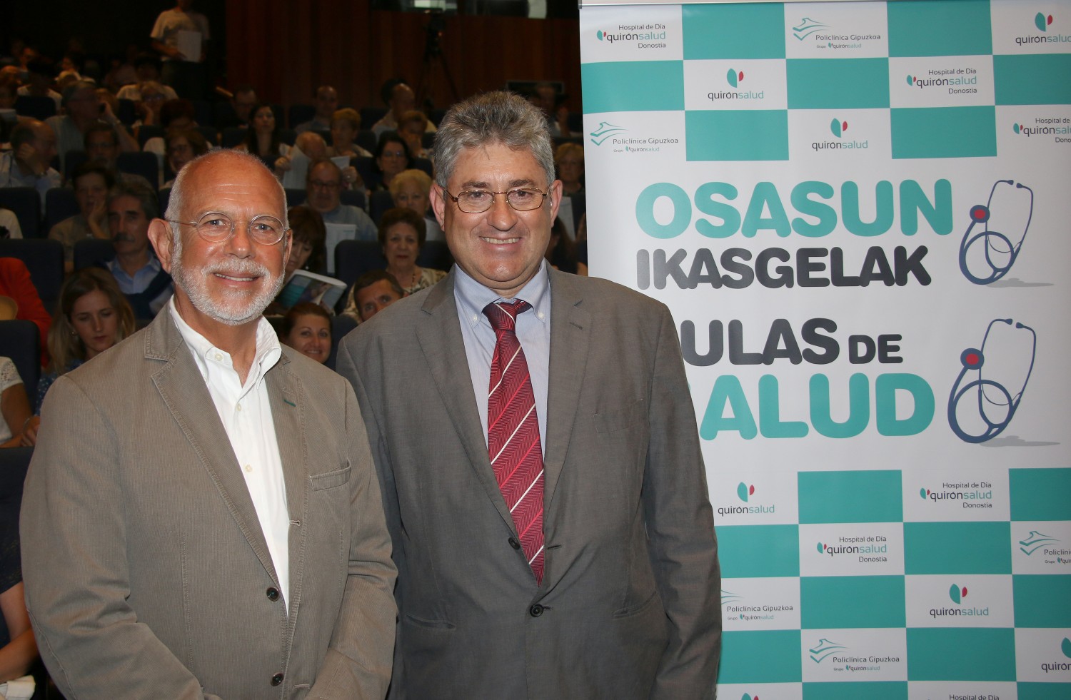 Los traumatólogos de Policlínica Gipuzkoa, Juan Carlos Camborda y Ricardo Cuéllar en el Aula de Salud sobre cadera.