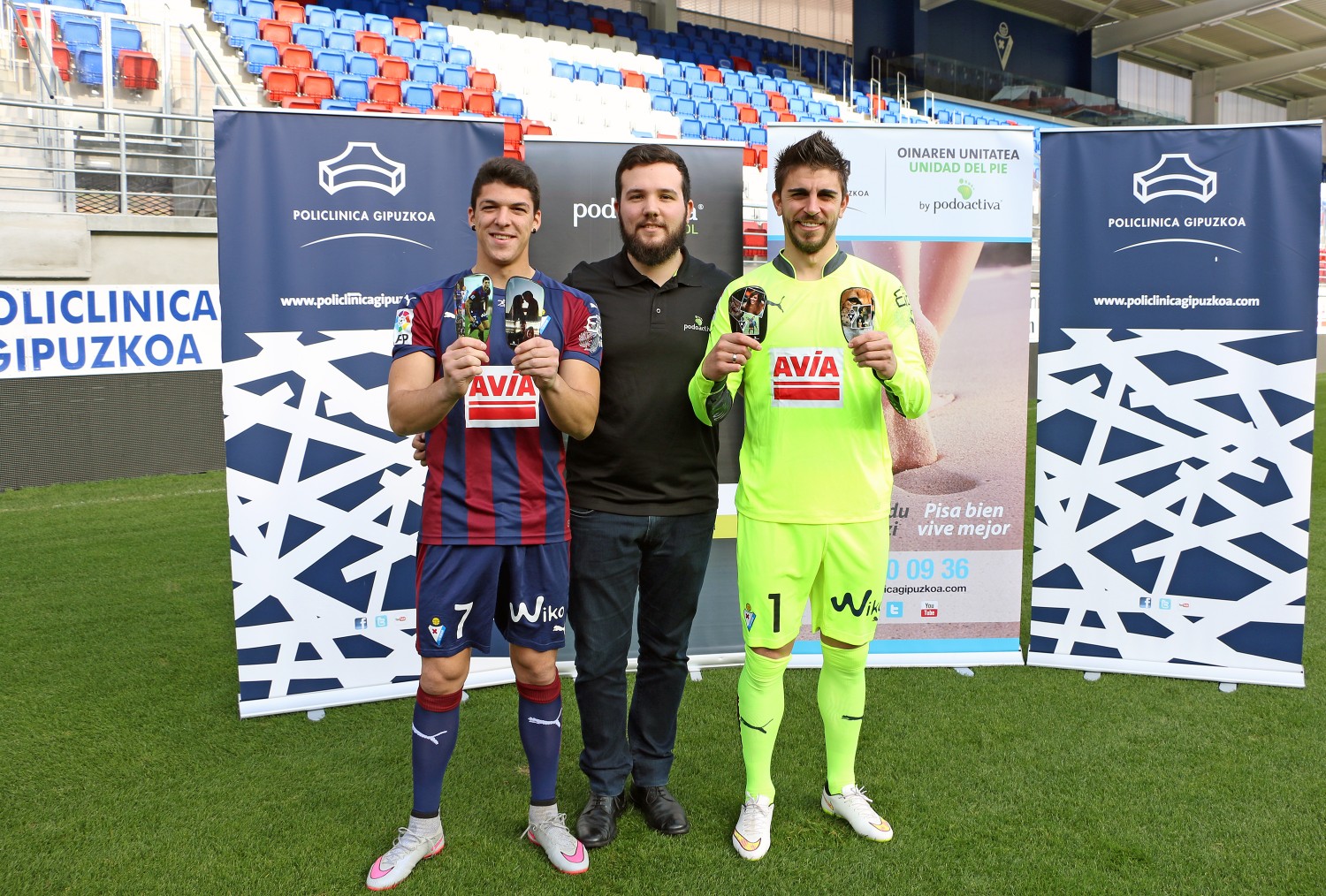 La S.D. Eibar el primer equipo del País Vasco en tener espinilleras personalizadas Podoactiva